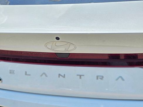 Used 2024 Hyundai Elantra SE FWD image 5