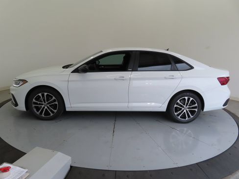 New 2026 Volkswagen Jetta Sport FWD image 7