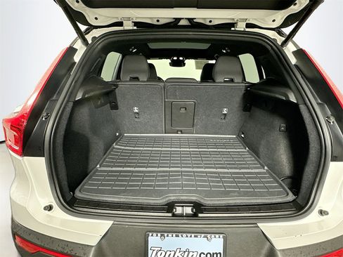 Used 2023 Volvo XC40 Recharge Ultimate w/ Protection Package Premier image 27