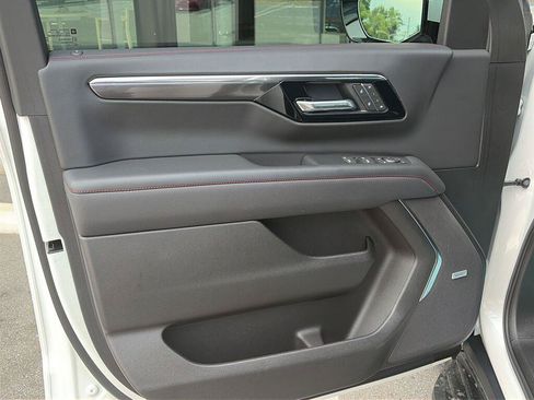 Used 2025 Chevrolet Tahoe RST w/ RST Capability Package AWD/4WD image 6