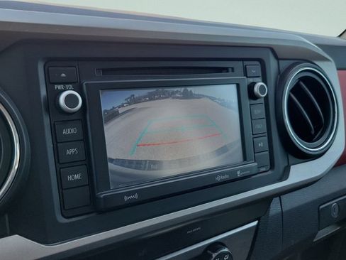 Used 2019 Toyota Tacoma SR5 RWD image 17