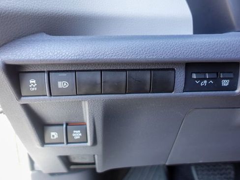 Certified 2021 Toyota Sienna XLE w/ XLE Plus Package AWD/4WD image 17