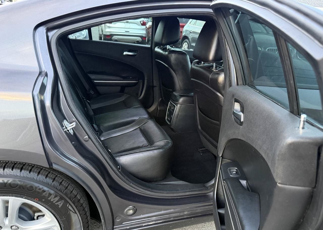 Used 2020 Dodge Charger SXT w/ Leather Interior Group RWD image 12
