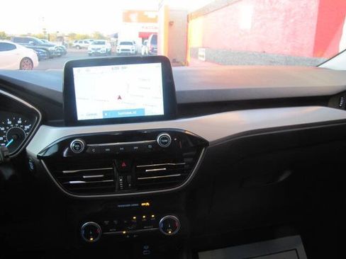 Used 2022 Ford Escape SE w/ Convenience Package FWD image 19