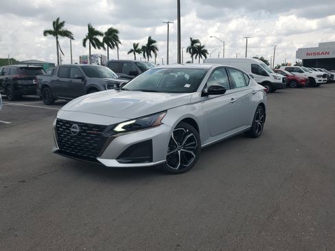 New 2025 Nissan Altima 2.5 SR image 26