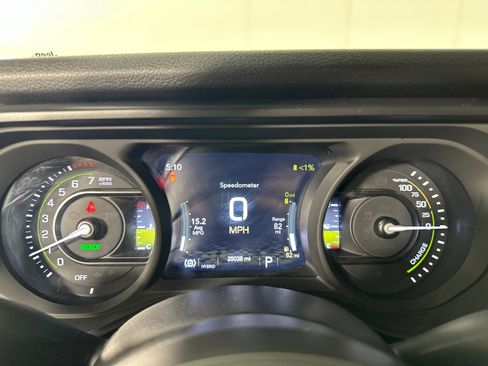 Used 2024 Jeep Wrangler Unlimited AWD/4WD image 16