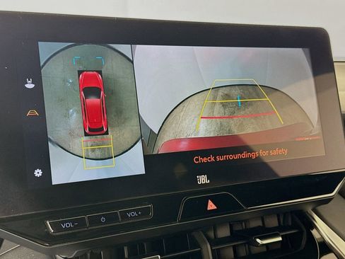 Certified 2023 Toyota Venza Limited image 18