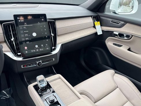 New 2026 Volvo XC90 B6 Ultra w/ Protection Package image 26