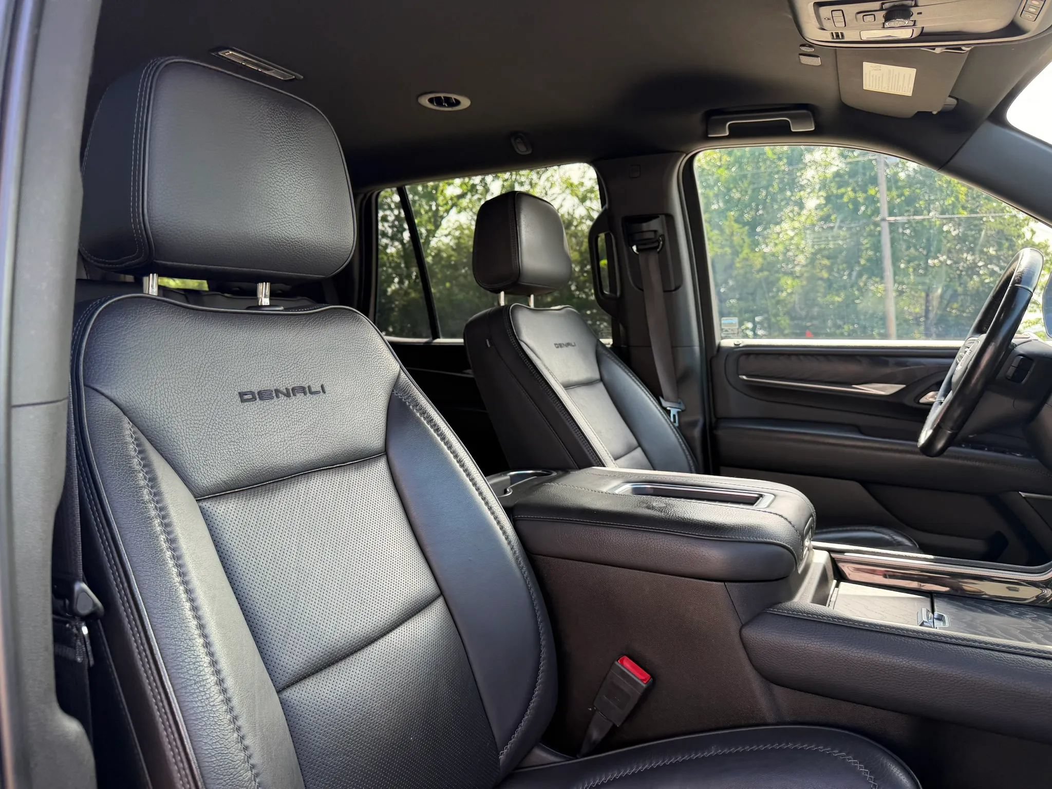 Used 2021 GMC Yukon Denali AWD/4WD image 48