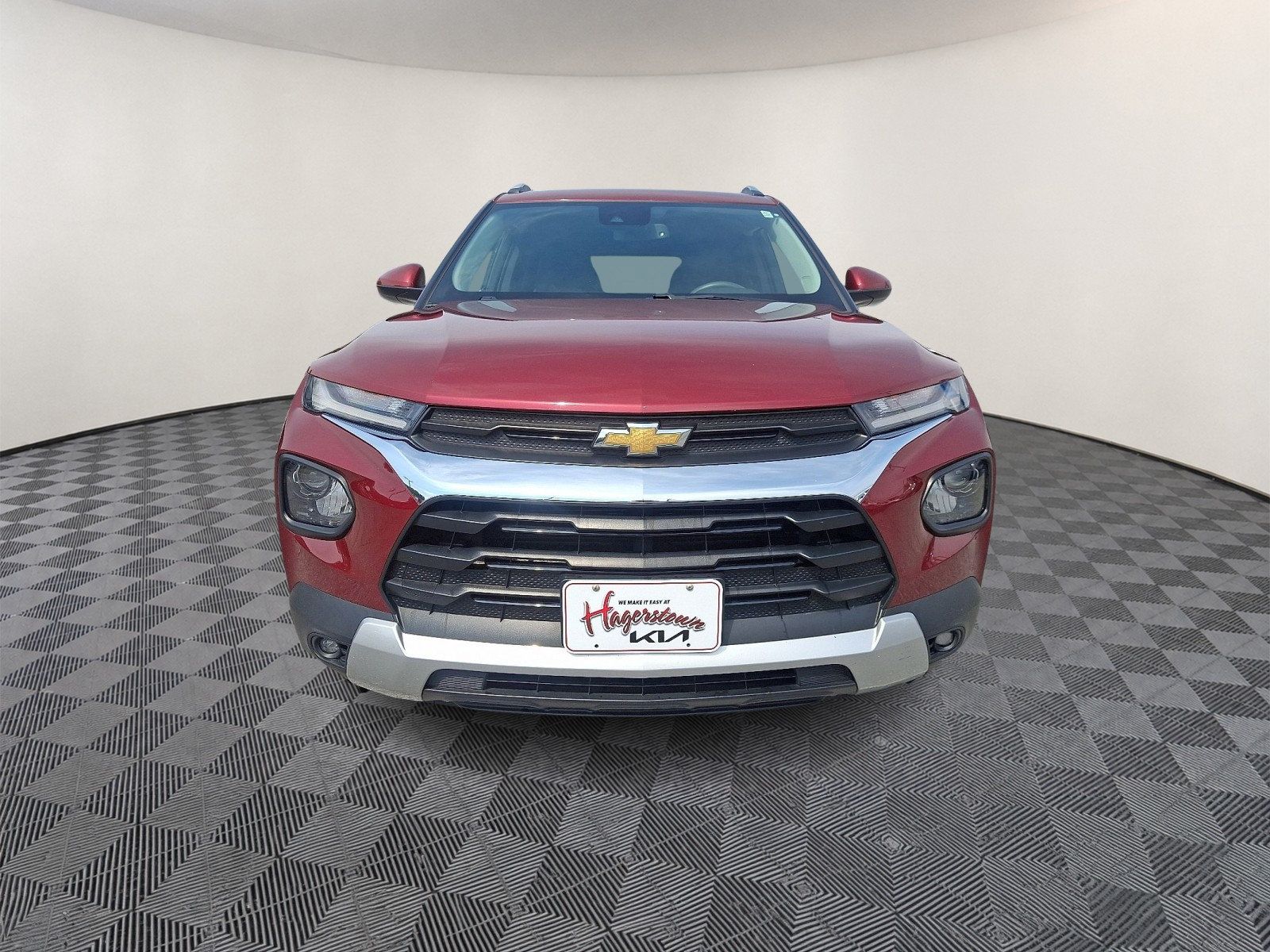 Used 2023 Chevrolet TrailBlazer LT w/ Convenience Package FWD image 2