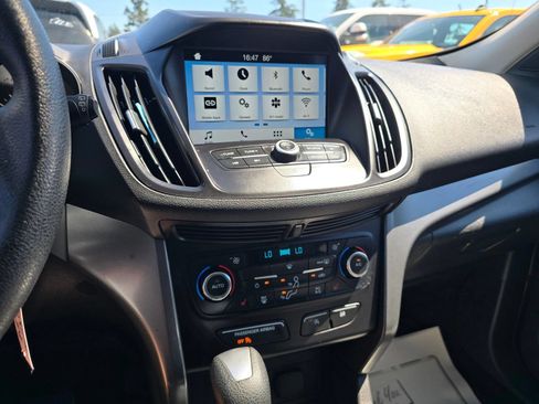 Used 2017 Ford Escape SE w/ Equipment Group 201A AWD/4WD image 28