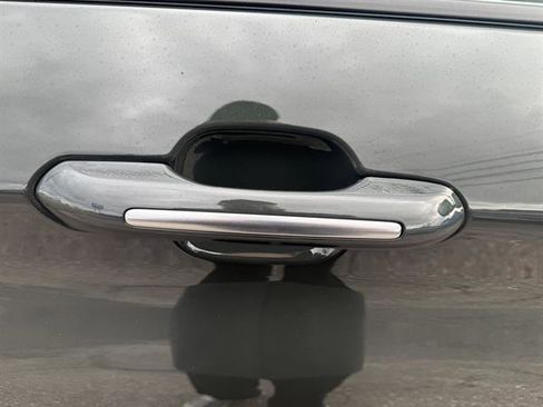 Used 2022 Ford Explorer Platinum w/ Equipment Group 601A image 11