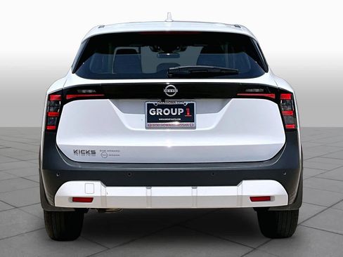 Used 2025 Nissan Kicks S FWD image 5
