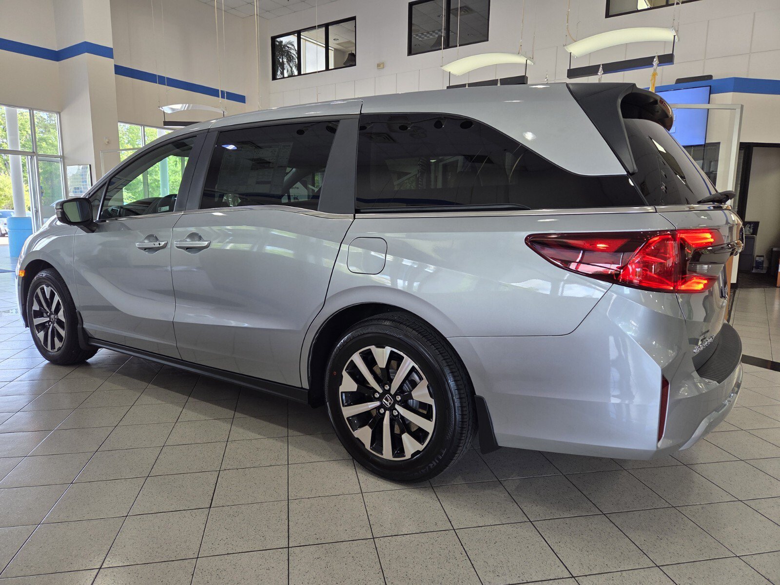 New 2026 Honda Odyssey EX-L image 6