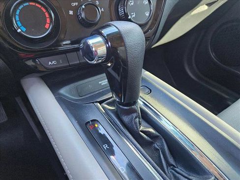 Used 2022 Honda HR-V LX image 14