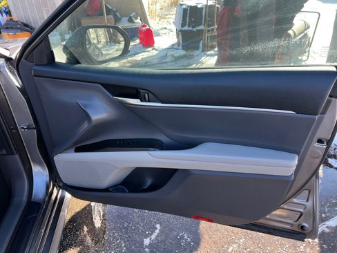 Used 2021 Toyota Camry LE image 17