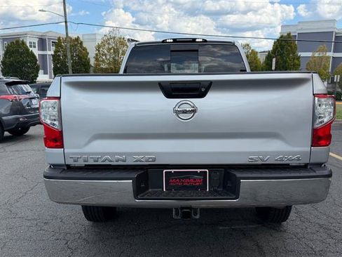 Used 2017 Nissan Titan SV AWD/4WD image 13