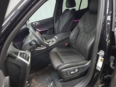 Used 2025 BMW X5 xDrive40i w/ Premium Package image 34