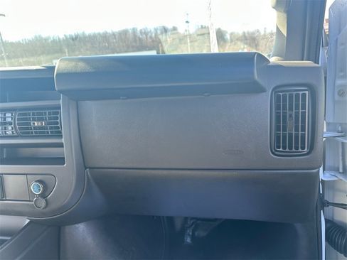 New 2024 Chevrolet Express 3500 w/ Driver Convenience Package image 27