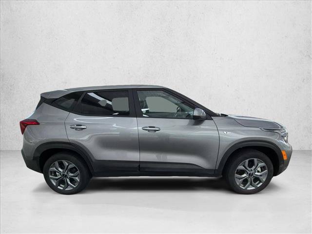 Used 2026 Kia Seltos LX AWD/4WD image 4