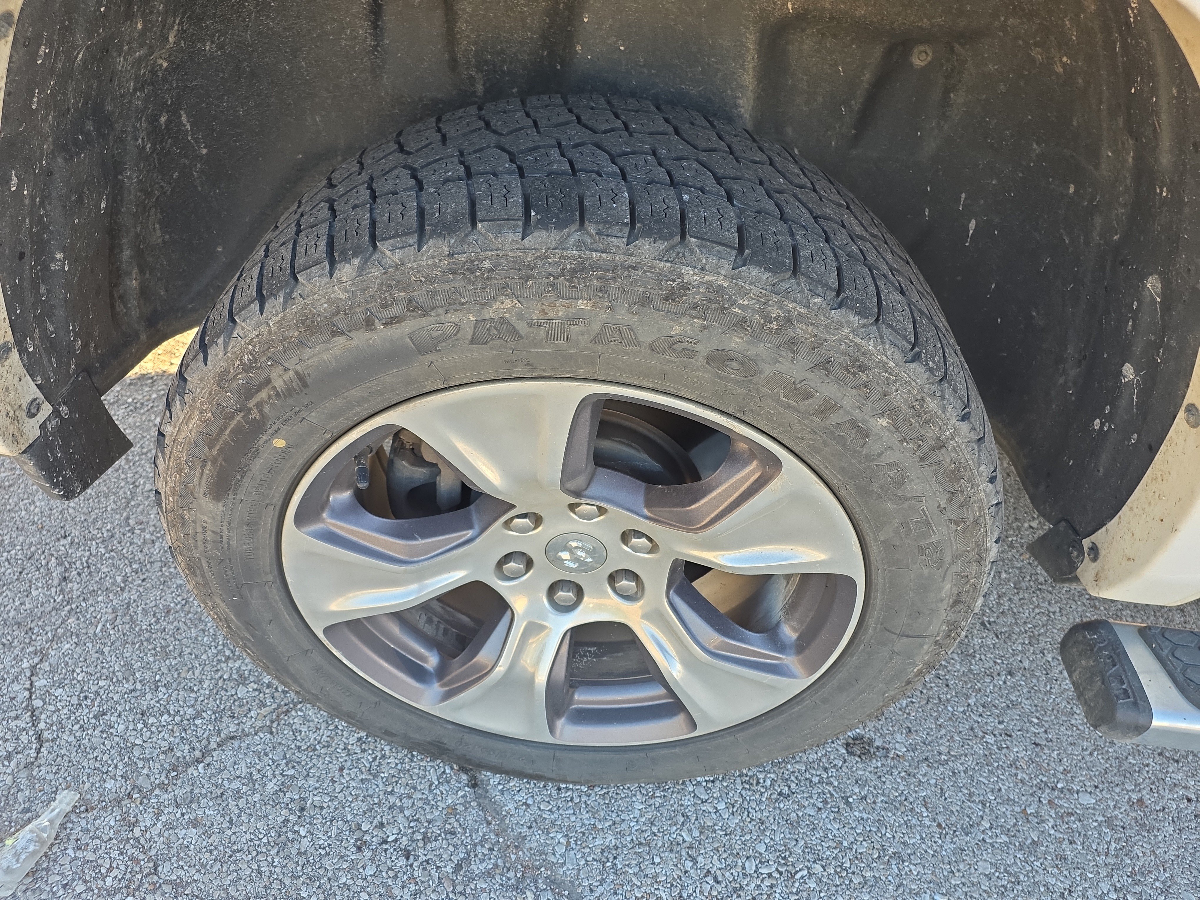 Used 2021 RAM 1500 Laramie AWD/4WD image 10