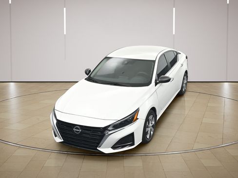 Certified 2024 Nissan Altima 2.5 S FWD image 28