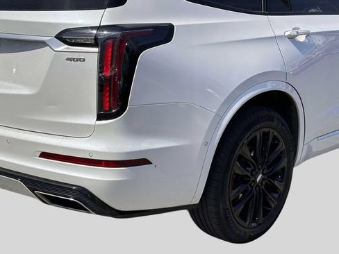 Used 2023 Cadillac XT6 Sport w/ Technology Package AWD/4WD image 12