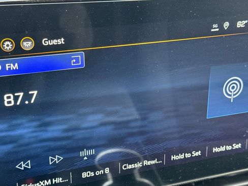 New 2026 Chevrolet Equinox LT w/ Safety and Technology Package FWD image 17