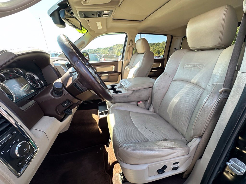 Used 2016 RAM 1500 Laramie w/ Cold Weather Group AWD/4WD image 19
