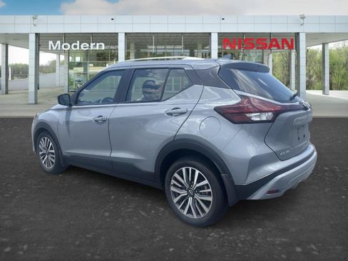 Certified 2023 Nissan Kicks SV FWD image 3
