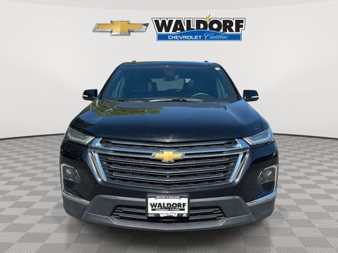 Used 2023 Chevrolet Traverse LT w/ LT Premium Package AWD/4WD image 2