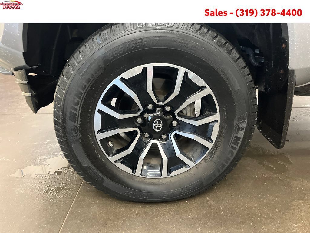Certified 2020 Toyota Tacoma TRD Sport w/ Technology Package AWD/4WD image 12