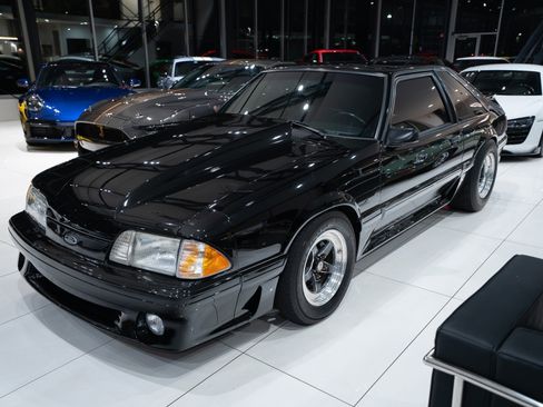 Used 1990 Ford Mustang GT RWD image 30