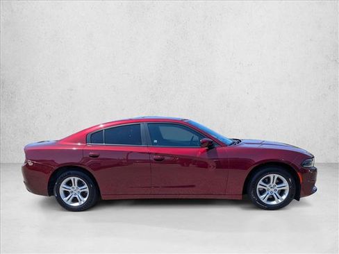 Used 2021 Dodge Charger SXT image 4