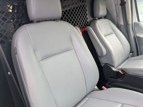 Used 2018 Ford Transit 250 130 Low Roof image 33