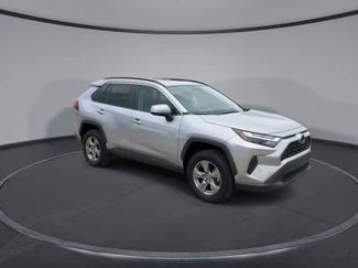 Used 2022 Toyota RAV4 XLE w/ Convenience Package FWD video 2
