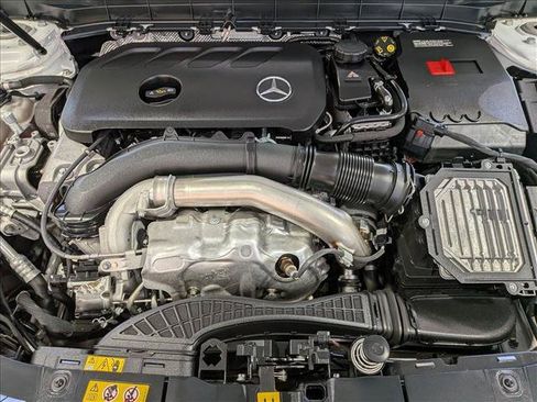 Used 2024 Mercedes-Benz GLB 250 image 23