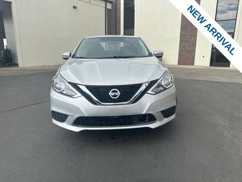 Used 2019 Nissan Sentra SV FWD image 2