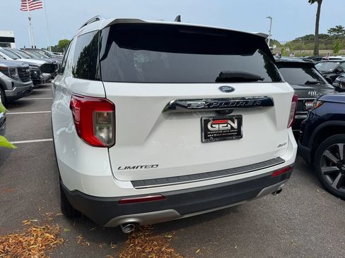 Used 2023 Ford Explorer Limited AWD/4WD image 5