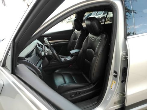 Used 2019 Cadillac XT4 Premium Luxury w/ Cold Weather Package FWD image 6
