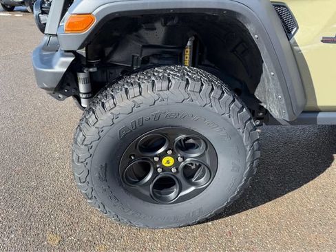 New 2025 Jeep Wrangler Unlimited Rubicon w/ Convenience Group AWD/4WD image 20