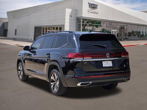 Used 2024 Volkswagen Atlas SE FWD image 4