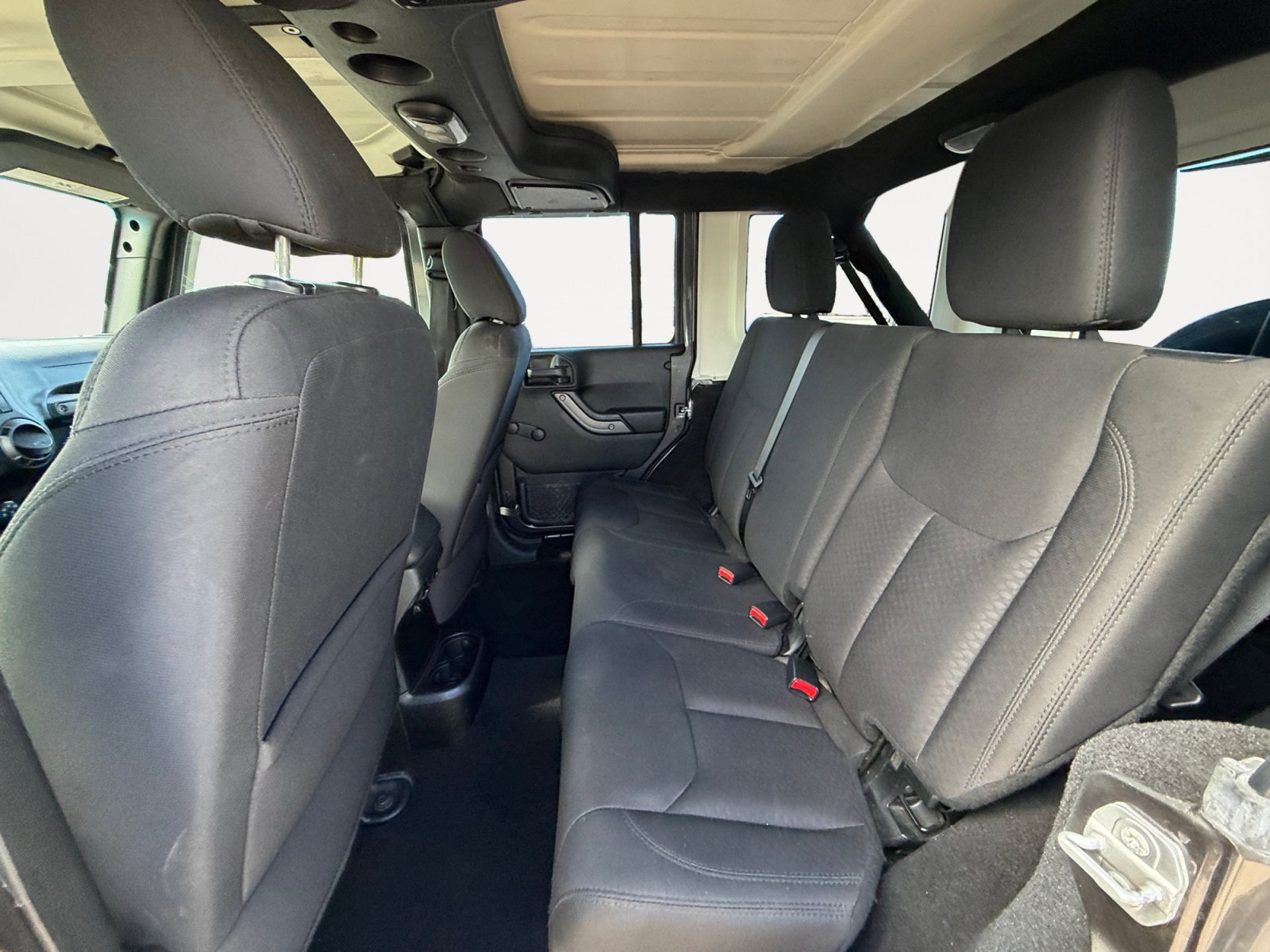 Used 2018 Jeep Wrangler Unlimited Sport AWD/4WD image 13
