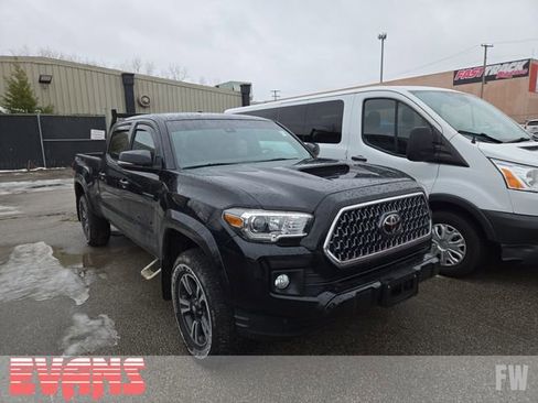 Used 2019 Toyota Tacoma TRD Sport image 1