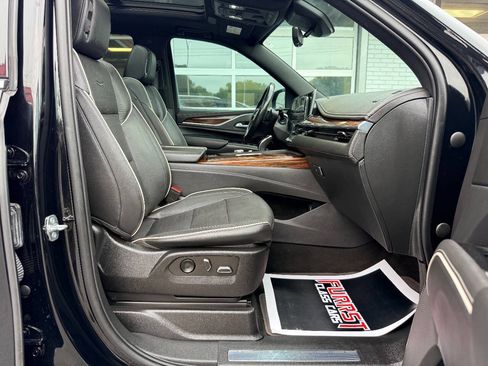 Used 2022 Cadillac Escalade Premium Luxury AWD/4WD image 48