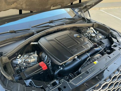 Used 2019 Land Rover Range Rover Velar S AWD/4WD image 32
