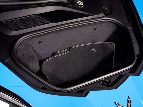 Used 2021 Chevrolet Corvette Stingray Convertible w/ Z51 Performance Package RWD image 11