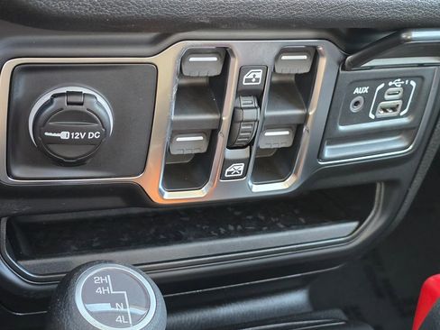New 2026 Jeep Gladiator Sport AWD/4WD image 32