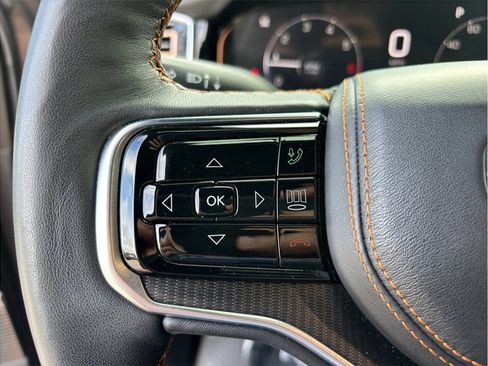 Used 2024 Jeep Grand Wagoneer L Series III w/ Rear Seat Video Group 1 AWD/4WD image 29