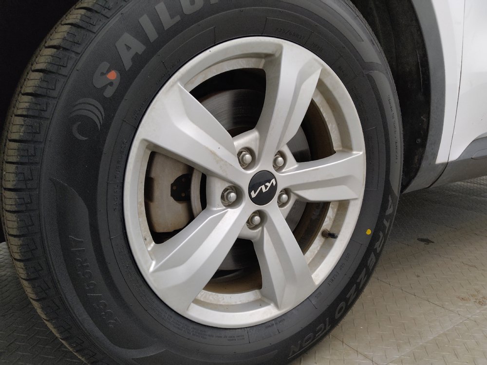 Used 2022 Kia Sorento LX FWD image 31